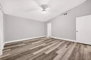 6354 Dellfern Dr, Houston, TX 77035 - Photo 18