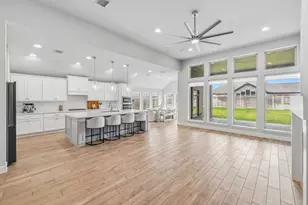 11814 Bush Tail Ct, Mont Belvieu, TX 77523 - Photo 6