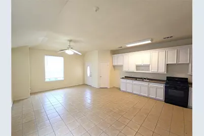 6131 Andwood Street #B, Houston, TX 77087 - Photo 4