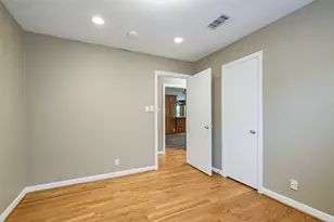 5450 Stillbrooke Dr, Houston, TX 77096 - Photo 14