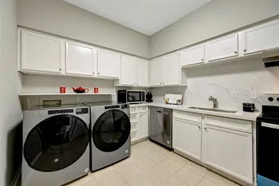 2100 Tanglewilde Street #380, Houston, TX 77063 - Photo 12