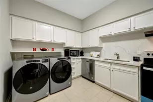 2100 Tanglewilde St, Houston, TX 77063 - Photo 12