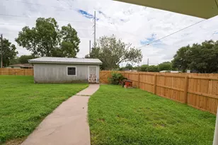 214 South St, Schulenburg, TX 78956 - Photo 24