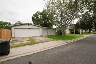 214 South St, Schulenburg, TX 78956 - Photo 2
