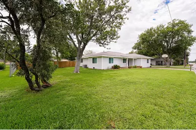 214 South Street, Schulenburg, TX 78956 - Photo 2