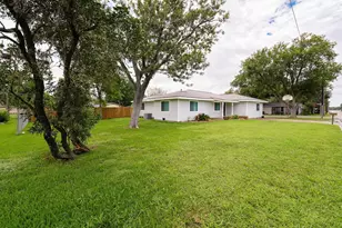 214 South St, Schulenburg, TX 78956 - Photo 2