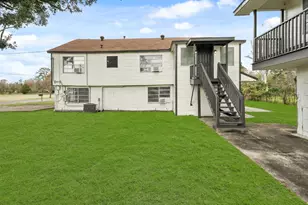 105 W Linney St, Dayton, TX 77535 - Photo 4