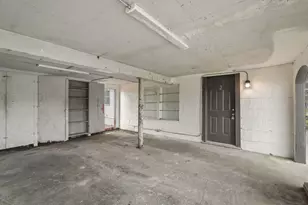 105 W Linney St, Dayton, TX 77535 - Photo 34