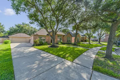 119 Misty Morning, League City, TX 77573 - Photo 4