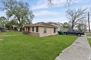 8221 Brockton St, Houston, TX 77017 - Photo 2