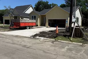 110 Harvey Blvd, Baytown, TX 77520 - Photo 1