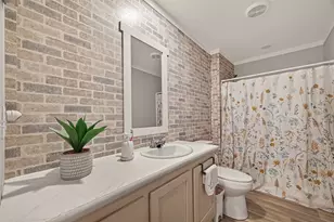 9910 Oak Leaf St, Baytown, TX 77521 - Photo 22