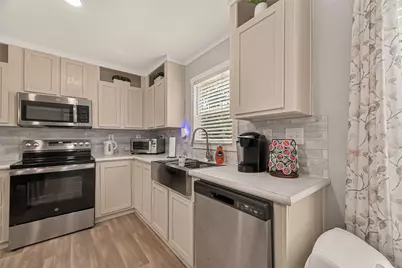 9910 Oak Leaf Street, Baytown, TX 77521 - Photo 10
