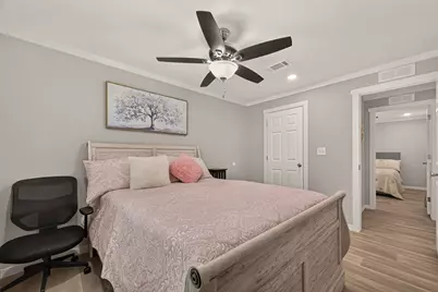 9910 Oak Leaf Street, Baytown, TX 77521 - Photo 18