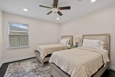 2402 Chimney Rock Road, Houston, TX 77056 - Photo 28
