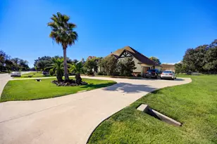 5319 Weston Dr, Fulshear, TX 77441 - Photo 2