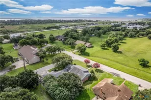 300 Green Ave, Palacios, TX 77465 - Photo 26
