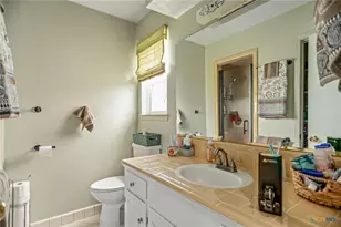 300 Green Ave, Palacios, TX 77465 - Photo 20