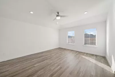 4309 Wallace Falls Lane, Conroe, TX 77303 - Photo 8