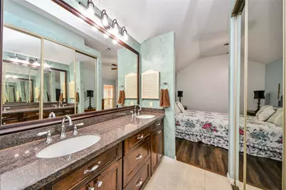 11638 Evesborough Drive, Houston, TX 77099 - Photo 22