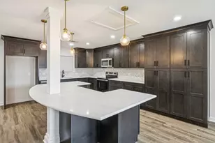 305 James St, Winnie, TX 77665 - Photo 10