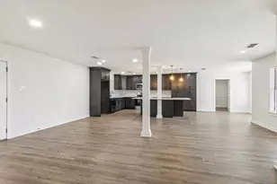 305 James St, Winnie, TX 77665 - Photo 8