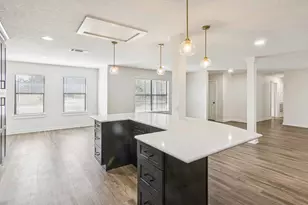 305 James St, Winnie, TX 77665 - Photo 4