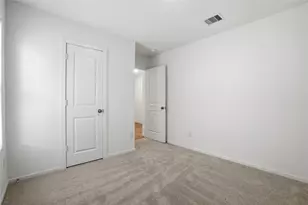 9910 Cliffside Ridge Dr, Baytown, TX 77521 - Photo 16