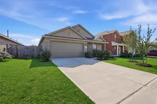 9910 Cliffside Ridge Dr, Baytown, TX 77521 - Photo 2