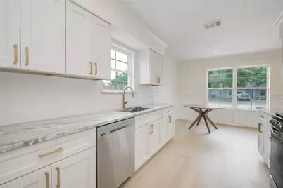 9822 Thorn Street, Houston, TX 77078 - Photo 12