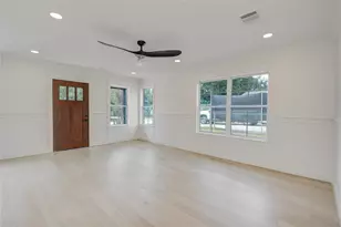 9822 Thorn St, Houston, TX 77078 - Photo 6