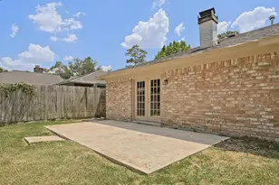 23906 Spring Towne Dr, Spring, TX 77373 - Photo 18