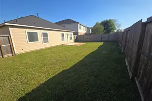 6702 Castle Terrace Ct, Spring, TX 77379 - Photo 8