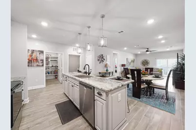 6804 Westview Drive #2201, Houston, TX 77055 - Photo 8