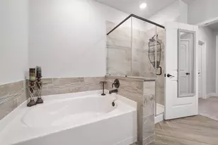 6804 Westview Dr, Houston, TX 77055 - Photo 18