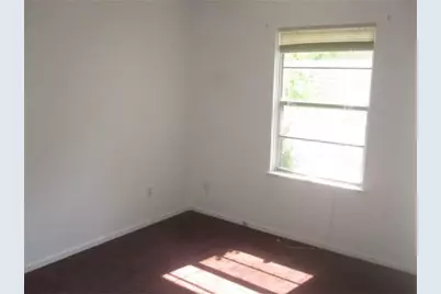5422 Thrush Drive, Houston, TX 77033 - Photo 8