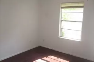 5422 Thrush Dr, Houston, TX 77033 - Photo 8