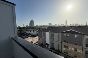 5821 Winsome Ln, Houston, TX 77057 - Photo 2