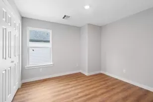8217 Crestview Dr, Houston, TX 77028 - Photo 2