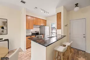 2100 Commonwealth St, Houston, TX 77006 - Photo 6