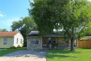 726 W 8th St, Freeport, TX 77541 - Photo 18