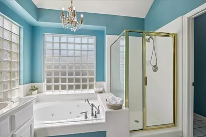 13818 Mill Garden Court, Houston, TX 77059 - Photo 28