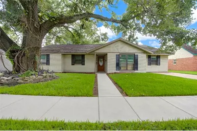 2117 Willow Wisp Drive, Seabrook, TX 77586 - Photo 2
