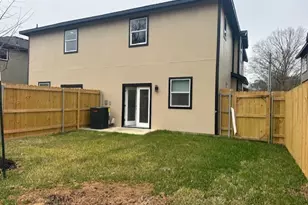 161 S 10th St, Conroe, TX 77301 - Photo 16