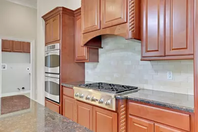 226 Houston Point Drive, Beach City, TX 77523 - Photo 12