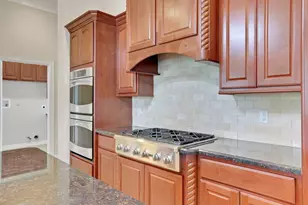 226 Houston Point Dr, Beach City, TX 77523 - Photo 12
