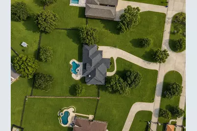 226 Houston Point Drive, Beach City, TX 77523 - Photo 2