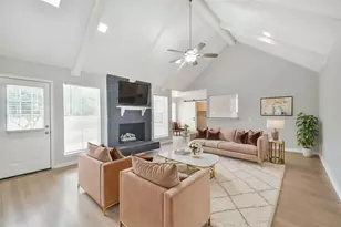 2010 Deer Springs Dr, Kingwood, TX 77339 - Photo 2