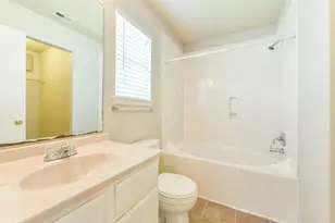 13118 Kingston Point Ln, Houston, TX 77047 - Photo 12