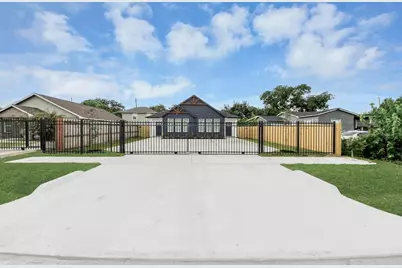 221 Armstrong Street #B, Houston, TX 77029 - Photo 2